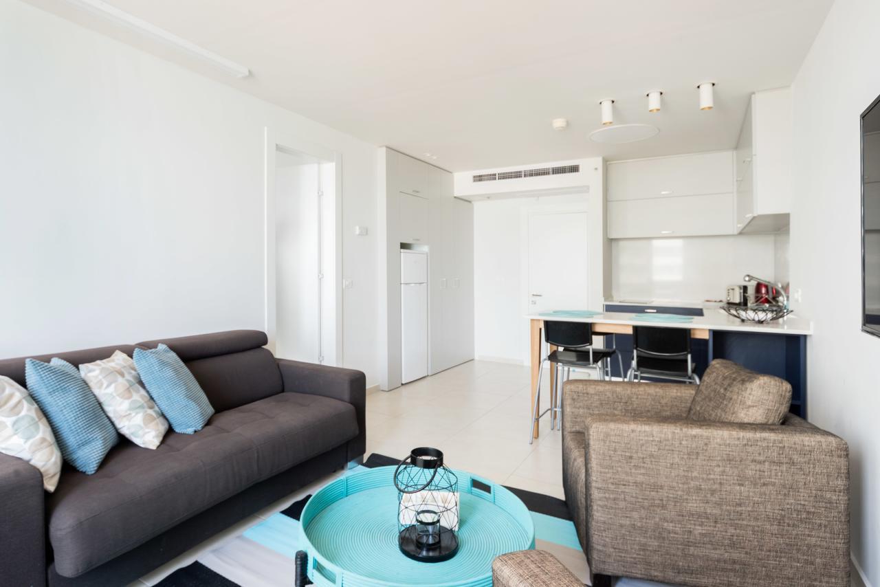 Beach Apartment- Breathtaking Views With Bomb Shelter Herzliya Exterior foto