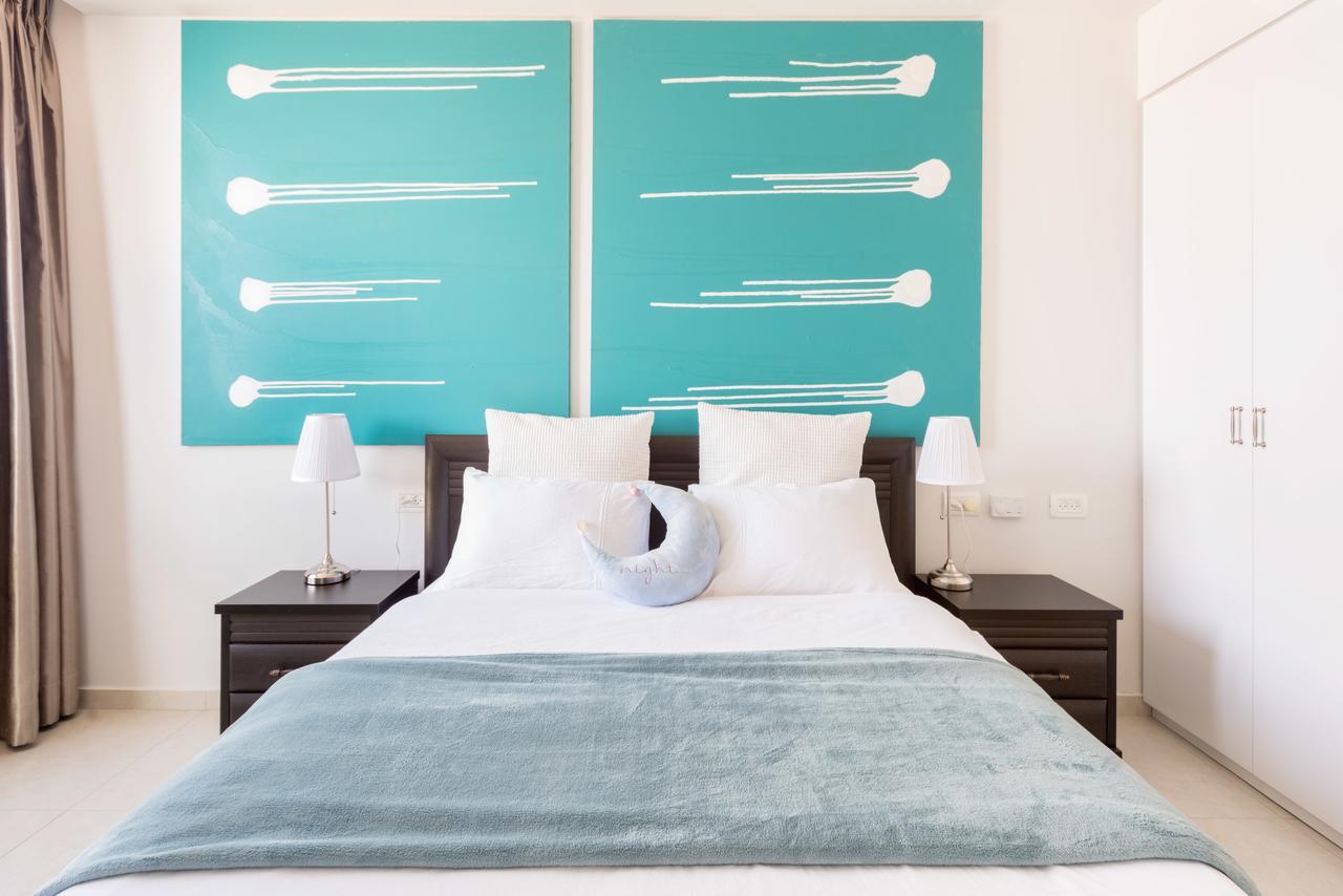 Beach Apartment- Breathtaking Views With Bomb Shelter Herzliya Exterior foto