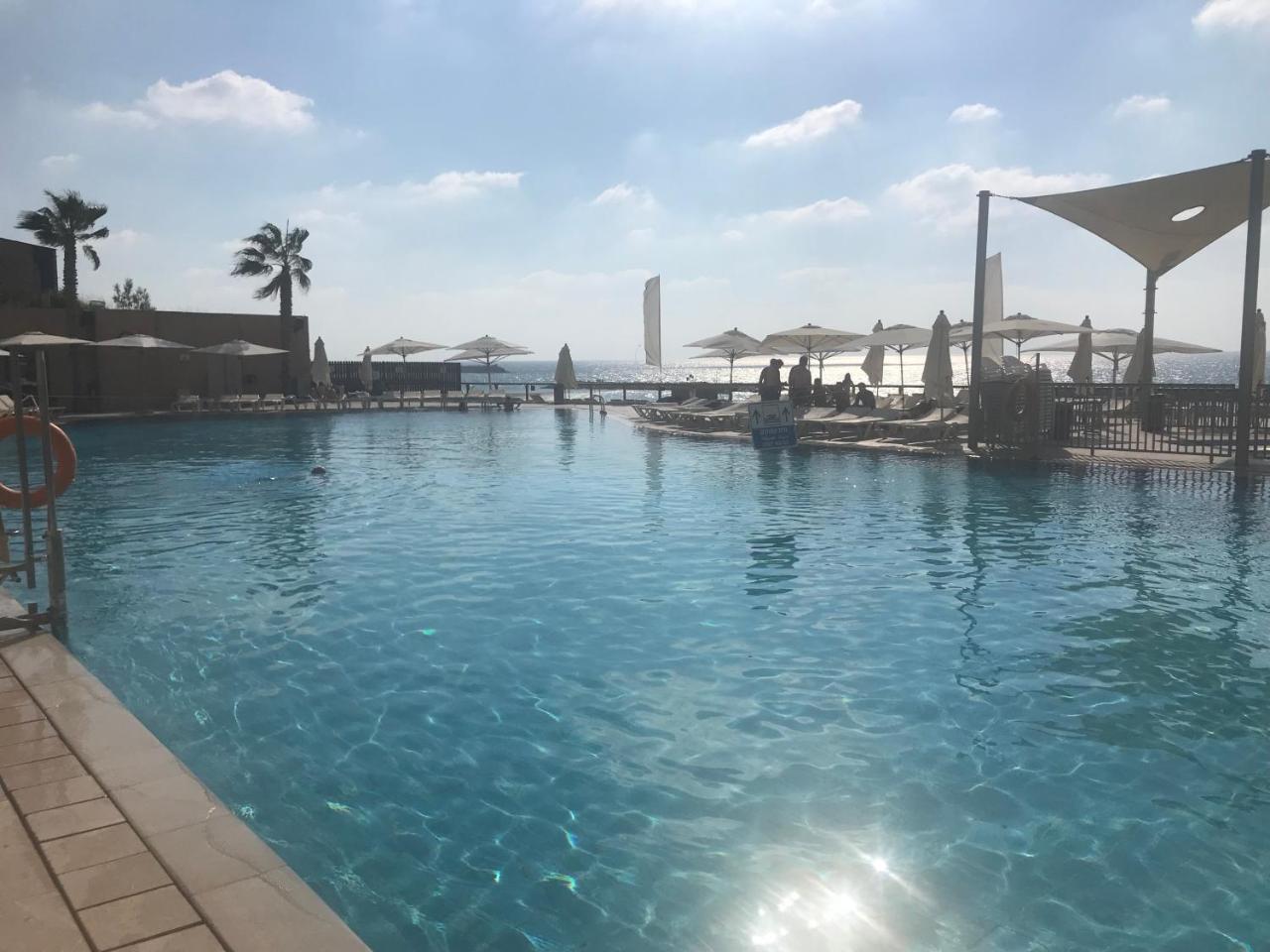 Beach Apartment- Breathtaking Views With Bomb Shelter Herzliya Exterior foto